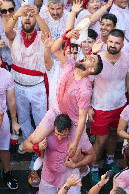 Chupinazo en la plaza del Ayuntamiento