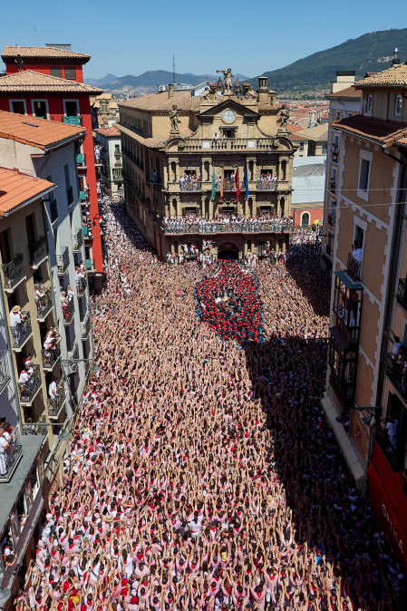 Chupinazo en la plaza del Ayuntamiento