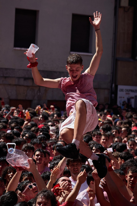 Foto del lanzamiento del chupinazo de San Fermín 2026 en Pamplona.