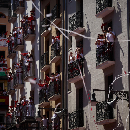 Foto del lanzamiento del chupinazo de San Fermín 2026 en Pamplona.