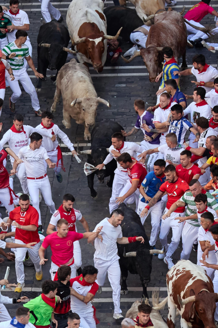 Primer encierro de San Fermín 2026 en el tramo de Telefónica.