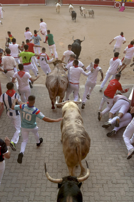 Primer encierro de San Fermín con toros de Fuente Ymbro.