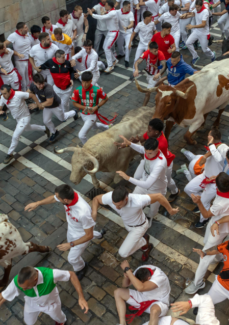 Primer encierro de San Fermín 2026 en la Estafeta.