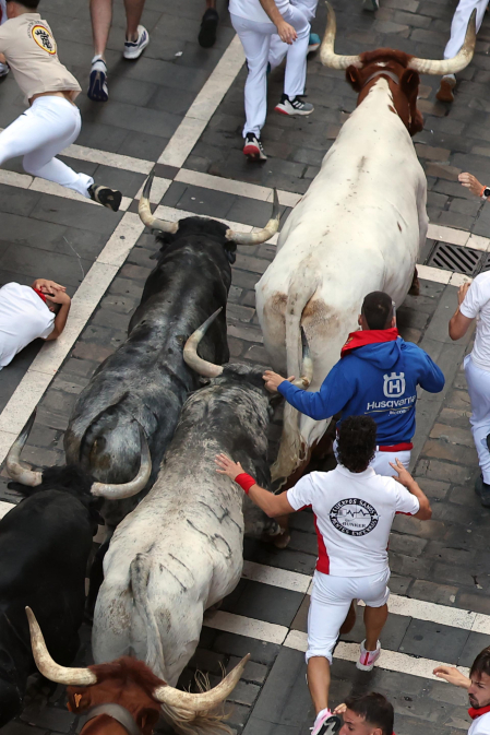 Segundo encierro de San Fermín 2026 con toros de Cebada Gago.