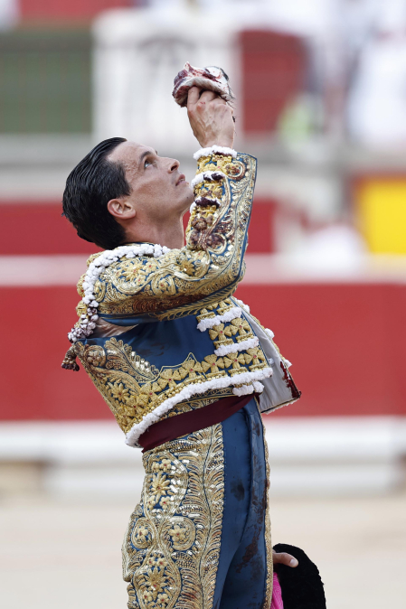Fotos de la corrida del 8 de julio de la Feria del Toro 2026 con toros de la ganadería Cebada Gago para los diestros David Galván, Román y Manuel Diosleguarde