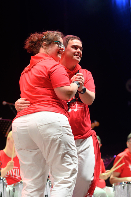 Fotos del concierto de Motxila 21 en la plaza del Castillo en San Fermín 2026
