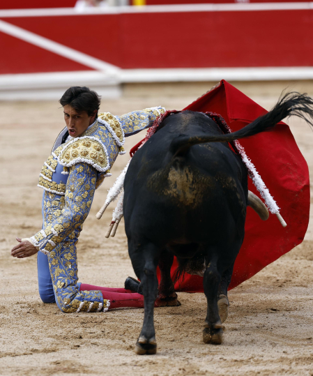 Fotos de la tercera corrida de la Feria del Toro 2026 con toros de Victoriano del Río para los diestros Alejandro Talavante, Roca Rey y David de Miranda