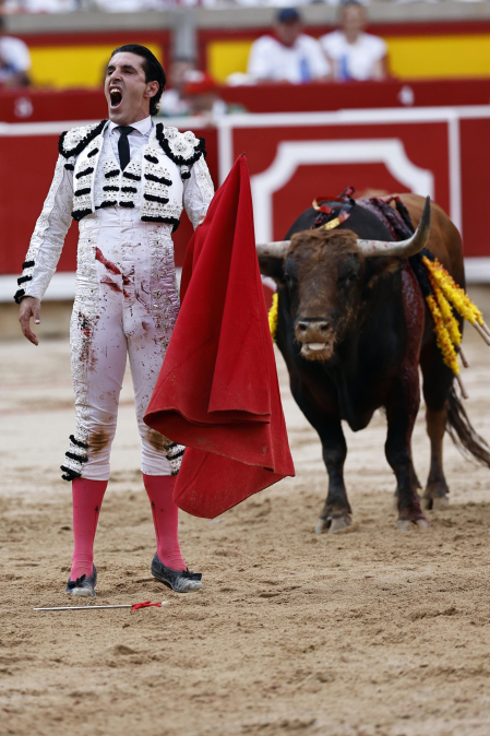 Fotos de la tercera corrida de la Feria del Toro 2026 con toros de Victoriano del Río para los diestros Alejandro Talavante, Roca Rey y David de Miranda