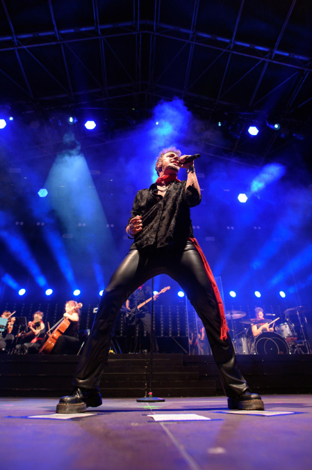 Fotos del concierto de Shinova en la plaza del Castillo