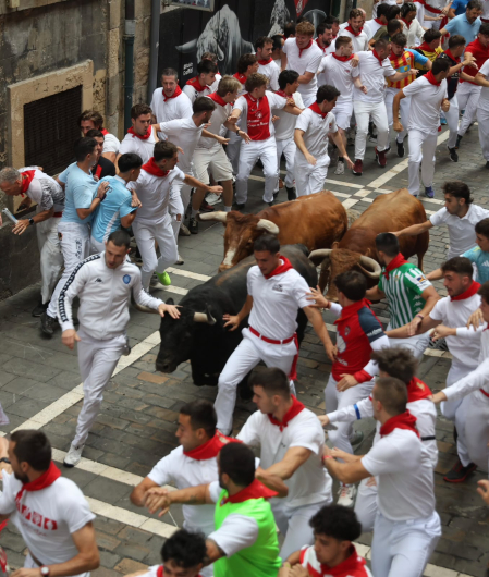 Fotos del cuarto encierro de San Fermín 2026 en Pamplona