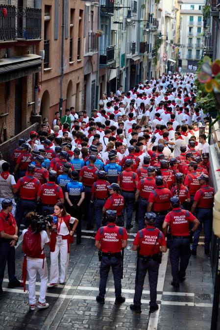 Fotos del quinto encierro de San Fermín 2026 en Pamplona