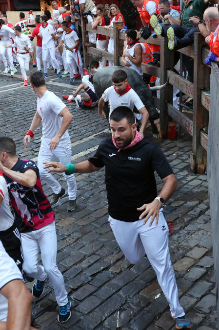 Fotos del quinto encierro de San Fermín 2026 en Pamplona