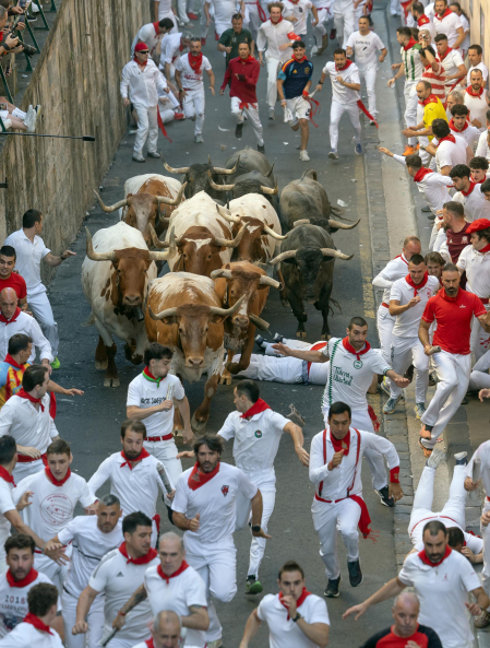 Fotos del quinto encierro de San Fermín 2026 en Pamplona