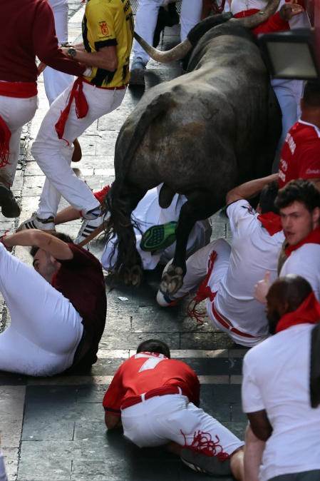 Fotos del quinto encierro de San Fermín 2026 en Pamplona