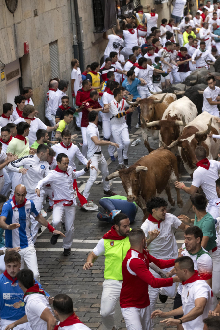 Fotos del quinto encierro de San Fermín 2026 en Pamplona
