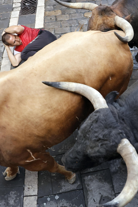Fotos del sexto encierro de San Fermín 2026 en Pamplona