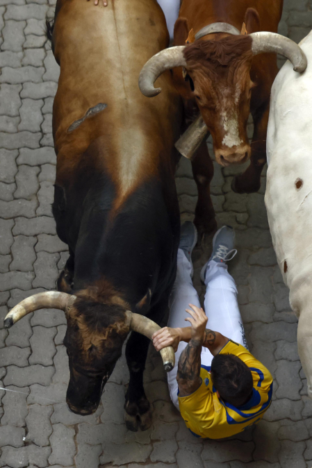Fotos del sexto encierro de San Fermín 2026 en Pamplona
