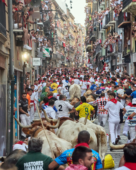 Fotos del sexto encierro de San Fermín 2026 en Pamplona