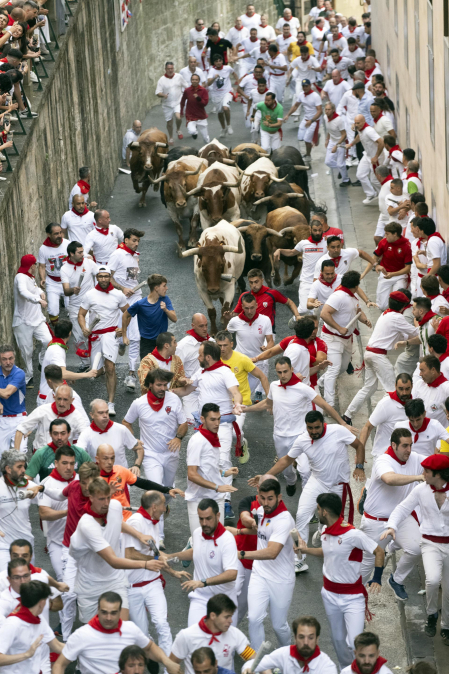 Fotos del sexto encierro de San Fermín 2026 en Pamplona