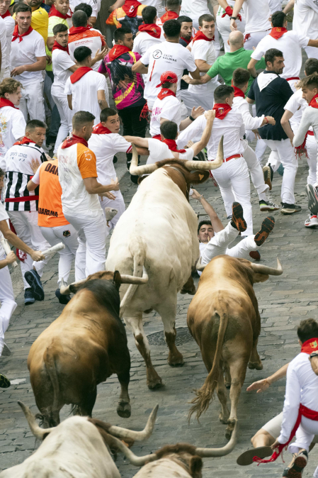 Fotos del sexto encierro de San Fermín 2026 en Pamplona