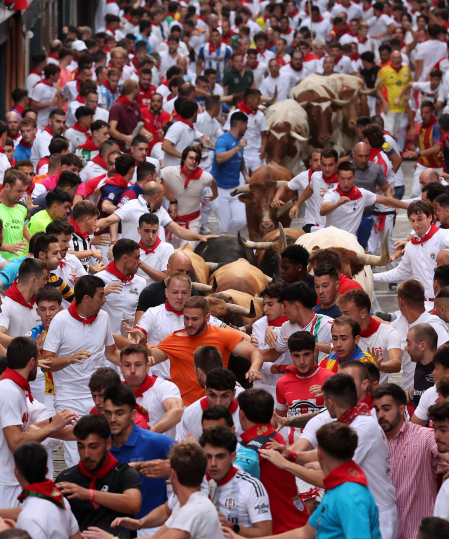 Fotos del sexto encierro de San Fermín 2026 en Pamplona