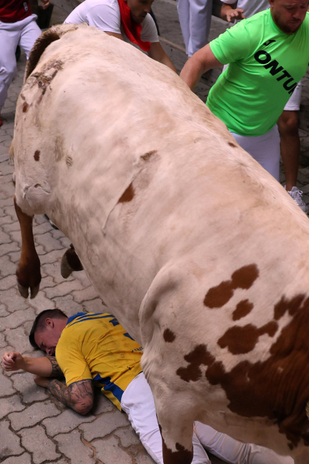 Fotos del sexto encierro de San Fermín 2026 en Pamplona