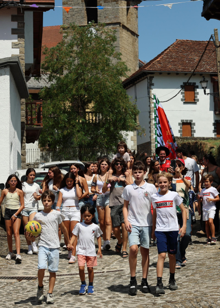 Fotos del inicio de las fiestas de Ezcároz 2026