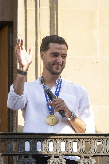 Fotos del recibimiento a Mikel Merino y Javier López Vallejo en el Palacio de Navarra