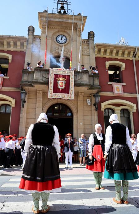 Fotos del cohete de fiestas de Estella
