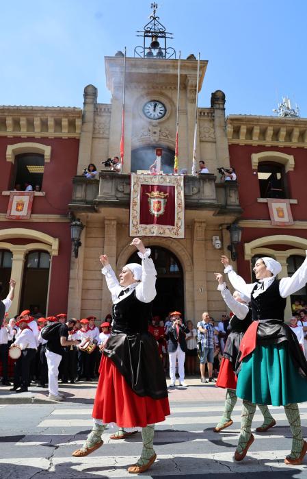 Fotos del cohete de fiestas de Estella
