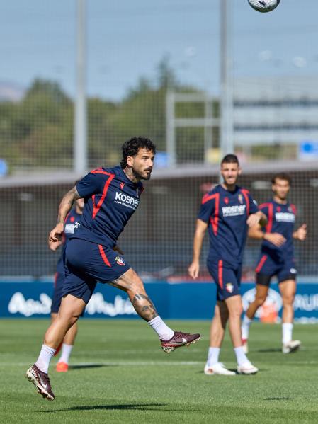 Fotos de la última sesión de Osasuna antes de medirse en EL Sadar al Al-Ain