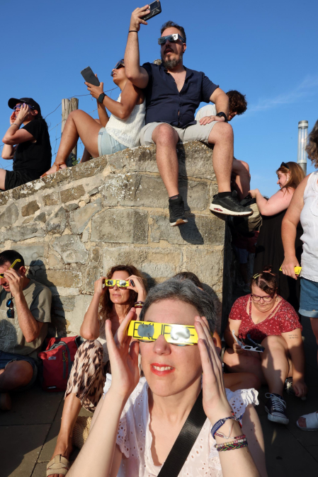 Fotos del eclipse solar en Pamplona