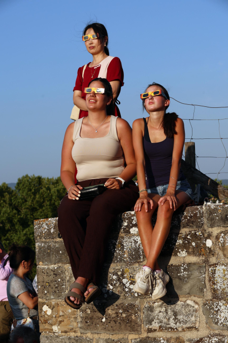 Fotos del eclipse solar en Pamplona