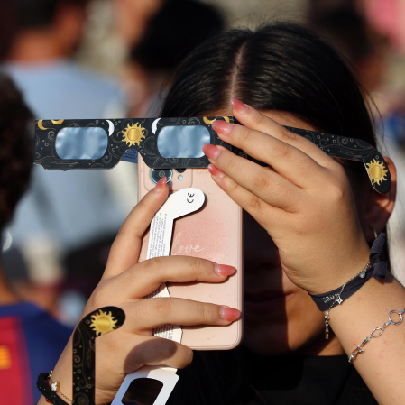 Fotos del eclipse solar en Pamplona