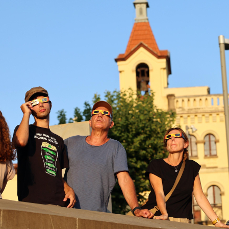 Fotos del eclipse solar en Pamplona