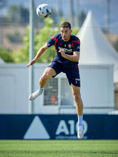Fotos del entrenamiento de Osasuna este jueves en Tajonar