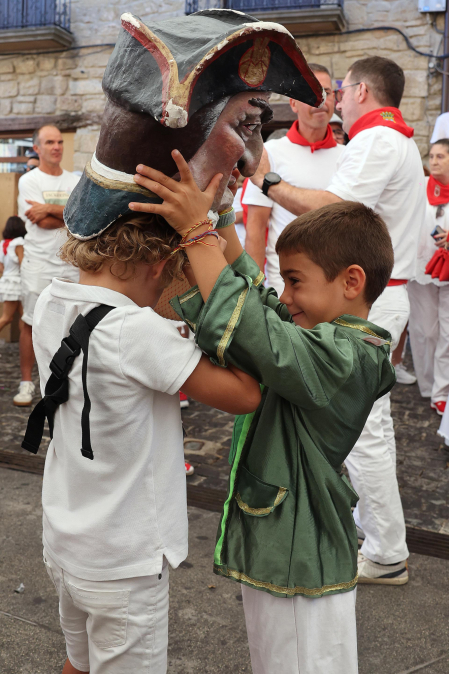Fotos del cohete de fiestas de Olite 2026