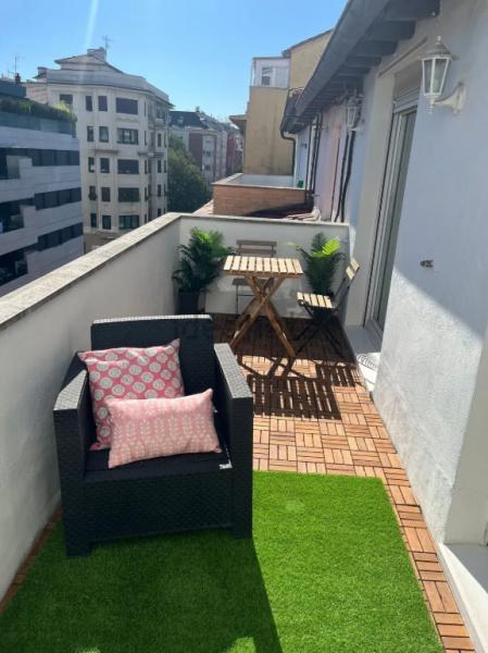 Terraza a la calle Amaya