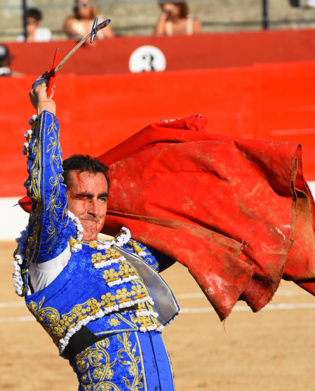 Los diestros David Fandila 'El Fandi', Fernando Adrián y Cristiano Torres se enfrentaron en la plaza de Corella este sábado, 26 de septiembre, a cinco toros de Antonio Bañuelos y uno de El Pilar.