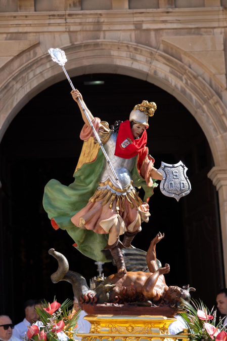 Procesión en honor al patrón San Miguel en fiestas de Corella