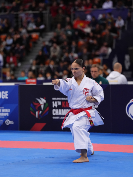 Anastasia Chaphidze efectuando su ejercicio de katas en el Mundial