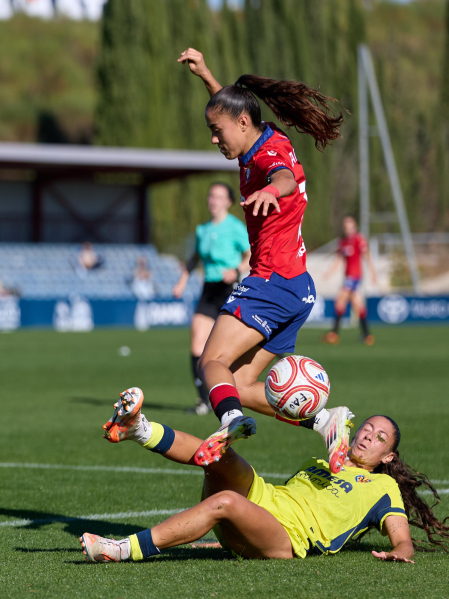 Foto del partido entre Osasuna Femenino y Villarreal