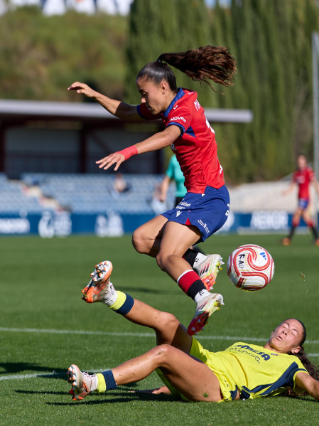 Foto del partido entre Osasuna Femenino y Villarreal