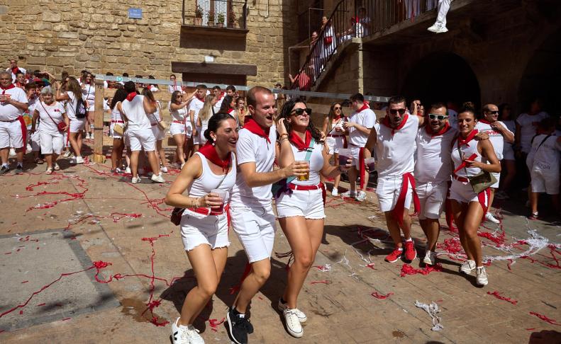 Fotos del cohete de inicio de fiestas en Cáseda