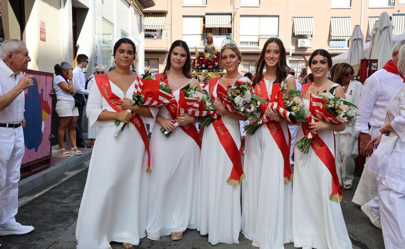 Foto de la procesión, damas de honor y quintos del 2027 en Azagra