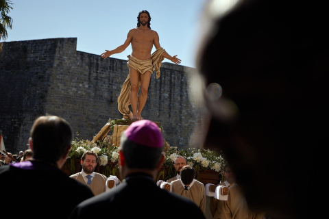 procesión domingo de pascua pamplona