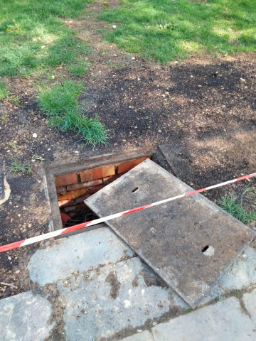 Un peligro en la Vuelta del Castillo frente a la calle Esquíroz