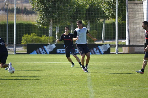 Raúl García se entrena en las instalaciones de Tajonar por primera vez tras su regreso al Club Atlético Osasuna.