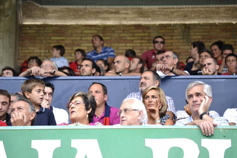 ¿Has estado en el Reyno de Navarra viendo el Osasuna-Sporting? Búscate en la grada entre los aficionados rojillos.