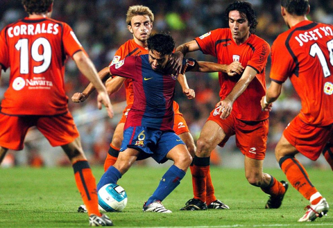 Repasa los Barcelona-Osasuna a través de imágenes de sus enfrentamientos en el Camp Nou